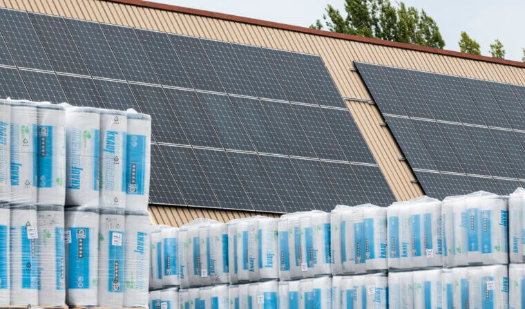 Mise en place de panneaux photovoltaïques sur les sites de production